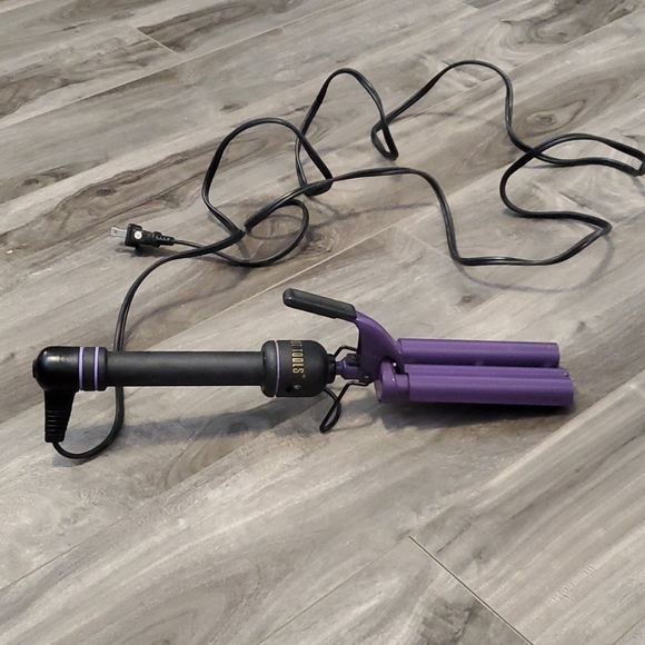 Hot Tools Other - HOT TOOLS- Triple Barrel Iron